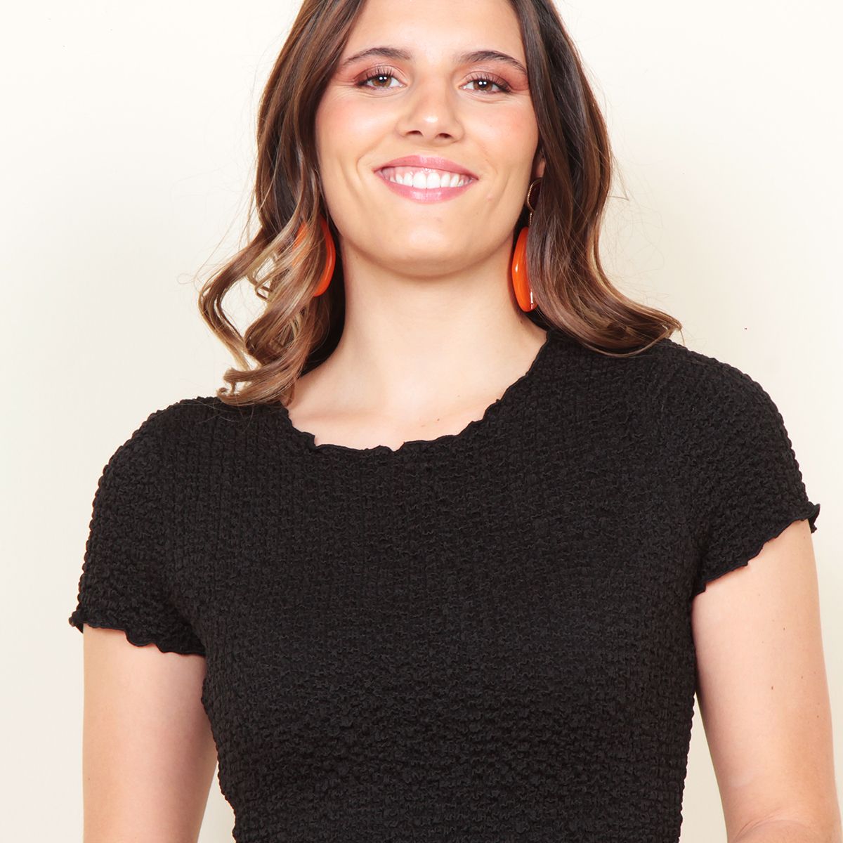 WADOS - POLERA MANGA CORTA SOLIDA CON TEXTURA ESCOTE REDONDO