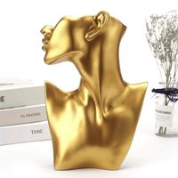 Escultura Decorativa Mujer Nórdica Dorada Una Pieza de Arte Dorado