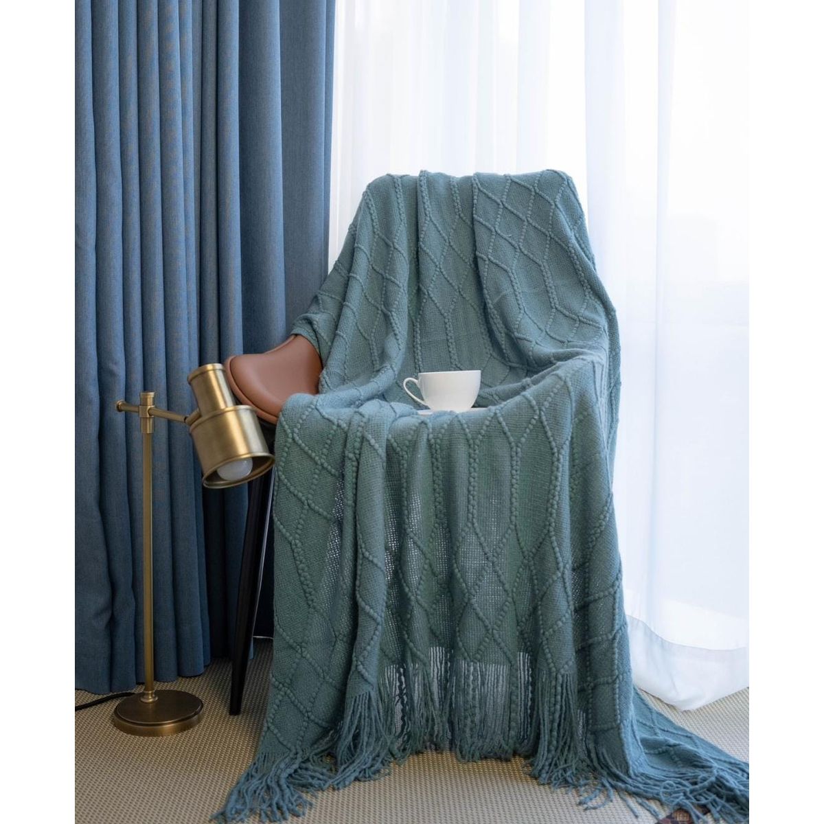 GENERICO - MANTA TIPO CHENILLE TEJIDA SUAVE DECORATIVA PARA SOFA Y CAMA FLECOS