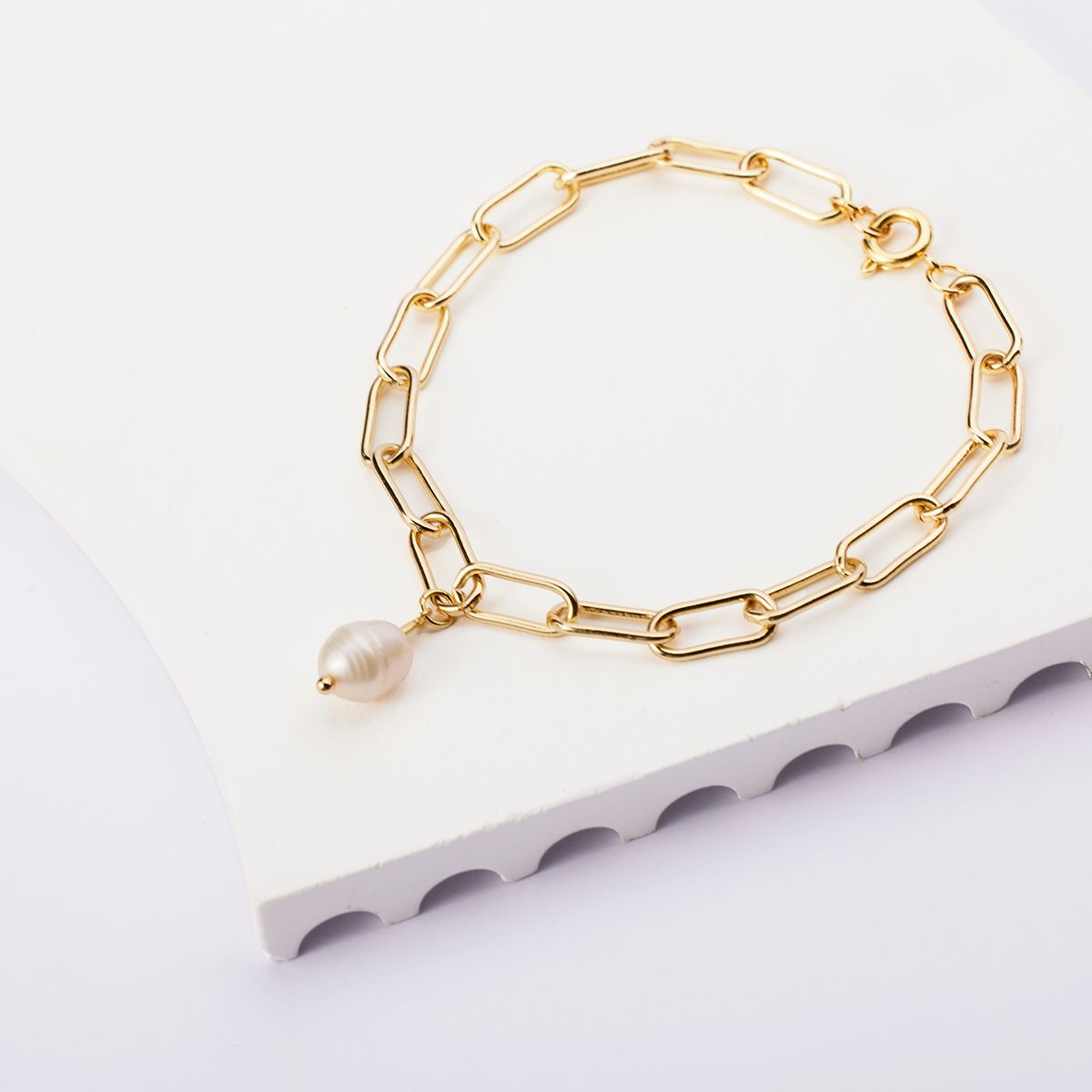 BY LAS CAYETANAS - Pulsera Perla de rio bañada en Oro 18k