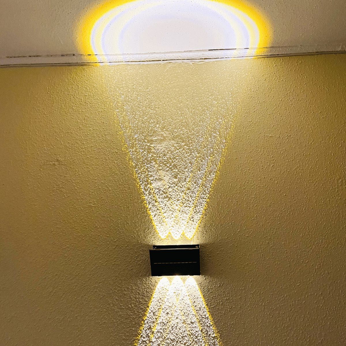 GENERICO - Apliqué Moderno Solar - 60W IP65 Luz Cálida