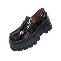 HERIEL - Mocasín Negro Charol Plataforma Mujer.
