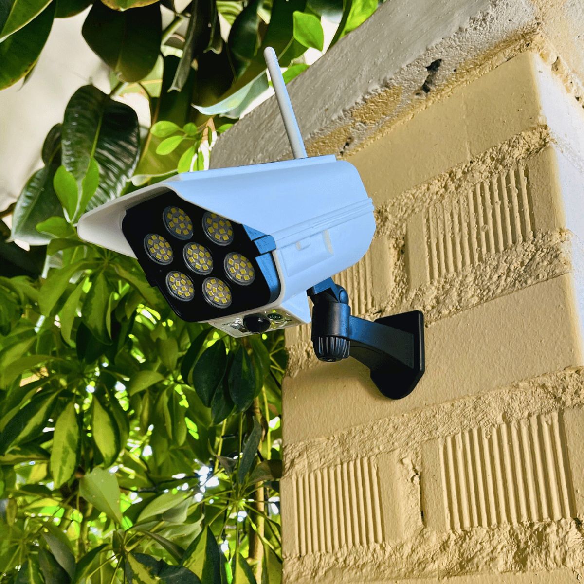 GENERICO - Foco Cámara de Seguridad Solar - 180W Luz Fría IP65…