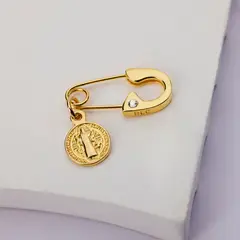 BY LAS CAYETANAS - Ganchito de protección bañado en Oro 18k San Benito y cristal fijado