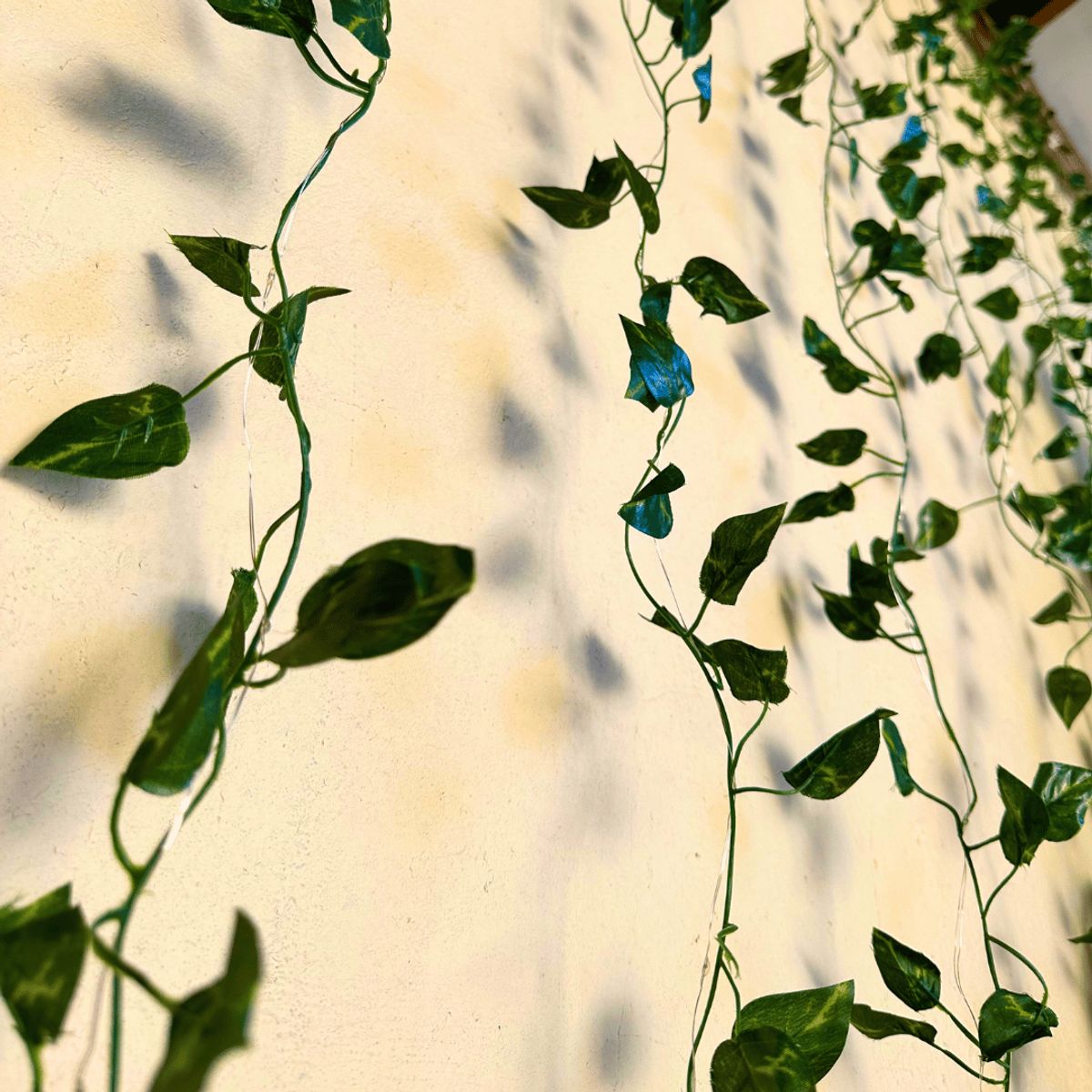 GENERICO - Cascada Enredadera de Hojas Solar - Luz Cálida 2x2 m