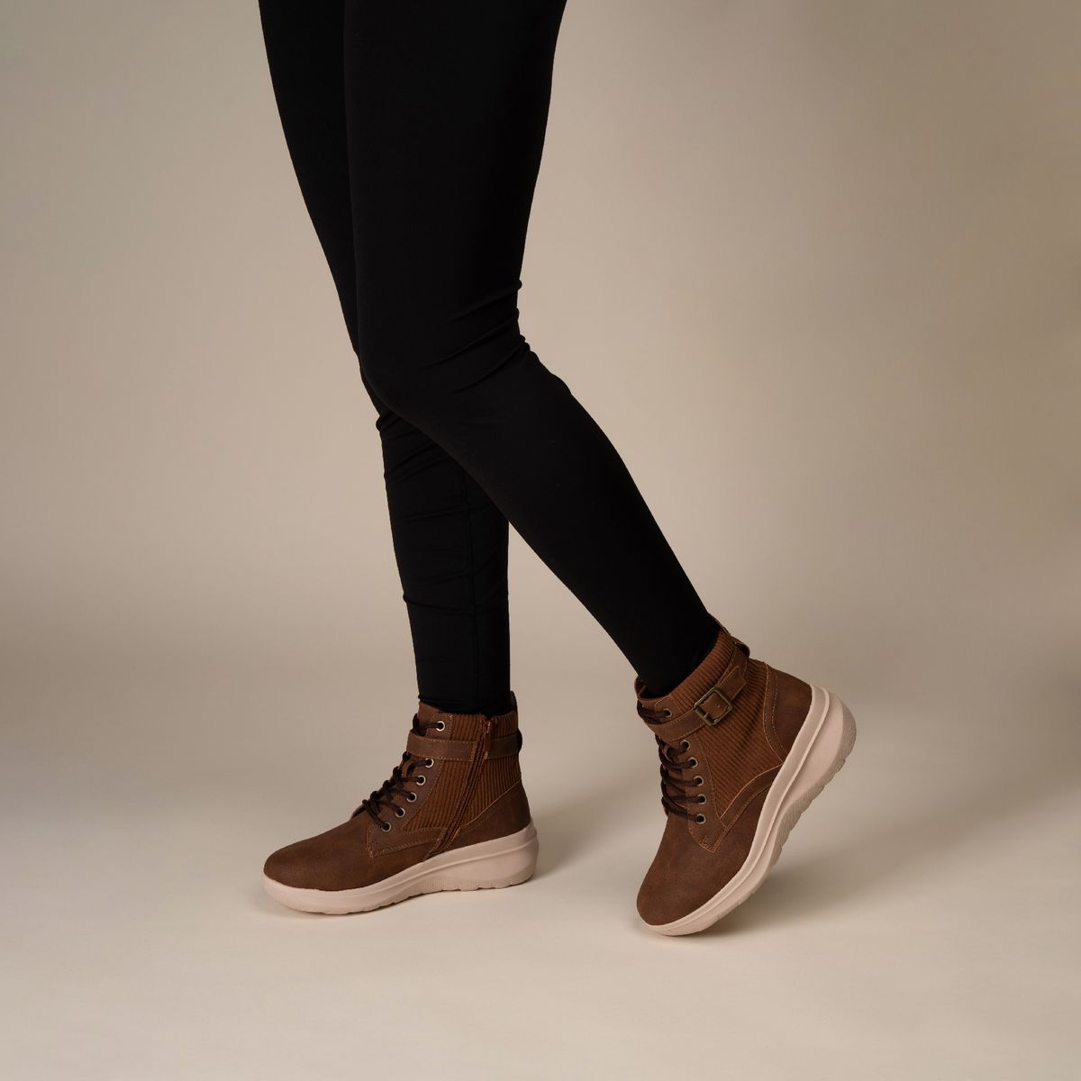 CHINITOWN - Botín Casual Mujer Café Karissa Chinitown