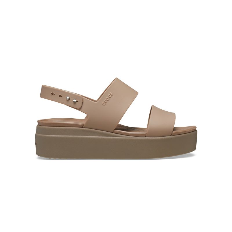 CROCS - Sandalia Crocs Mujer Brooklyn Low Wedge Café CROCS