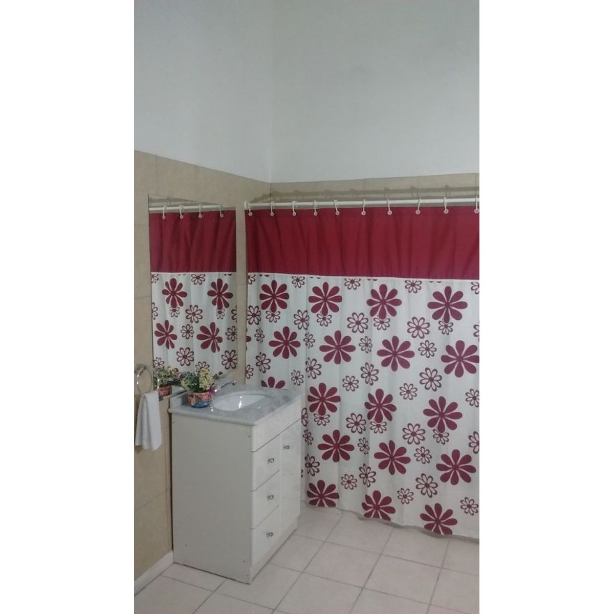 GENTILE - Cortina de baño Medida Especial color  Burdeo Flor Burdeo 200 x 200 cms