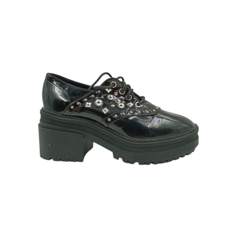 HERIEL - Zapato Negro Charol Tachas