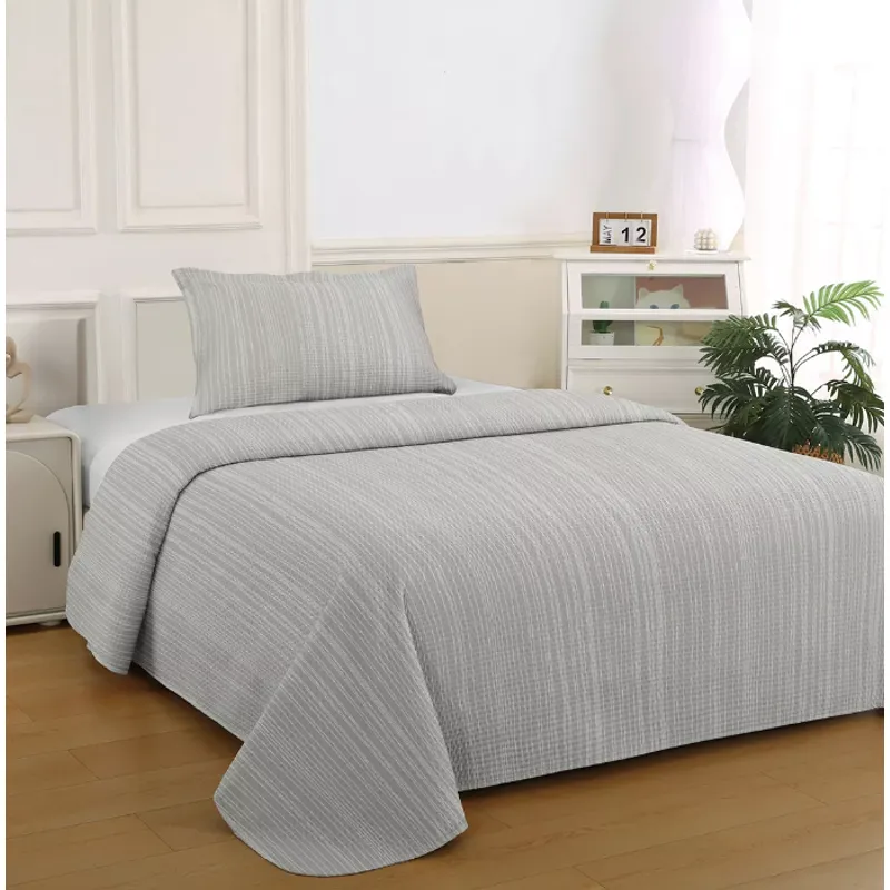 ILLUSIONS - Quilt Brusela King Marca Illusions Diseño Moderno Beige