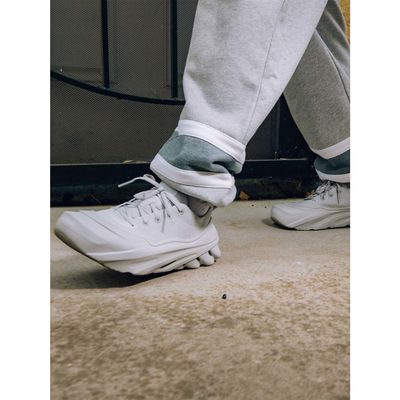 Imagen 2 del producto Zapatilla Unisex Echo Surge Gris