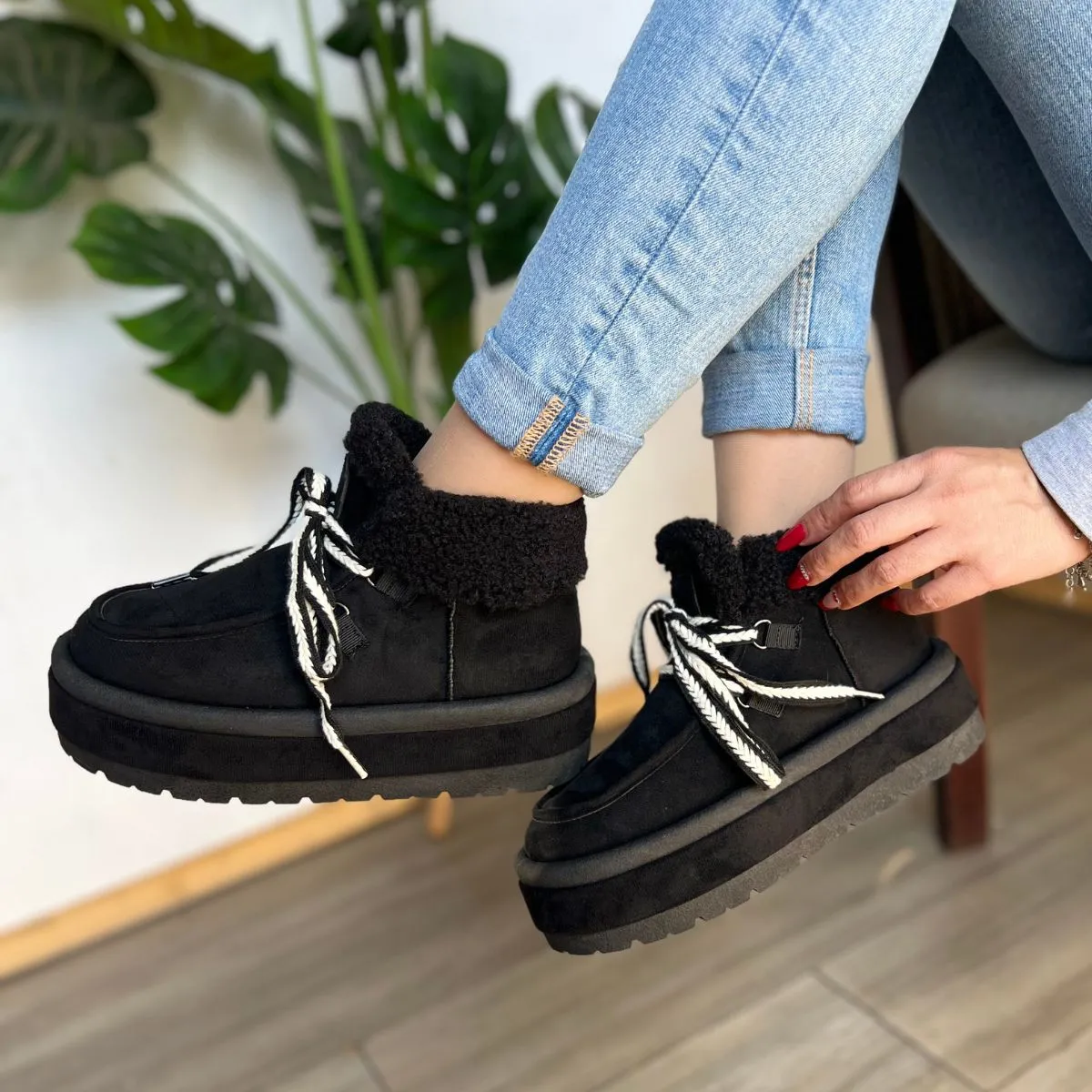 BOTELI - Bota para Mujer Negro Gamuza Chiporro Invierno