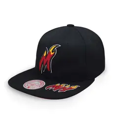 MITCHELL & NESS - Gorra NBA Dead Remix Deadstock Heat Negro Unitalla