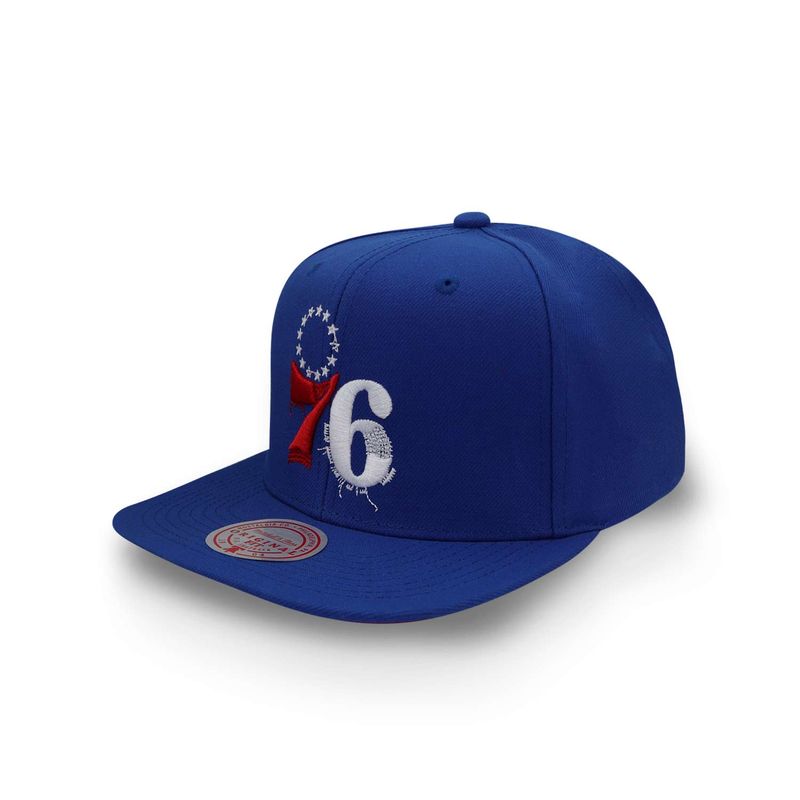 MITCHELL & NESS - Gorra Mitchell & Ness NBA Embroidery Glitch 76ers Azul Unitalla