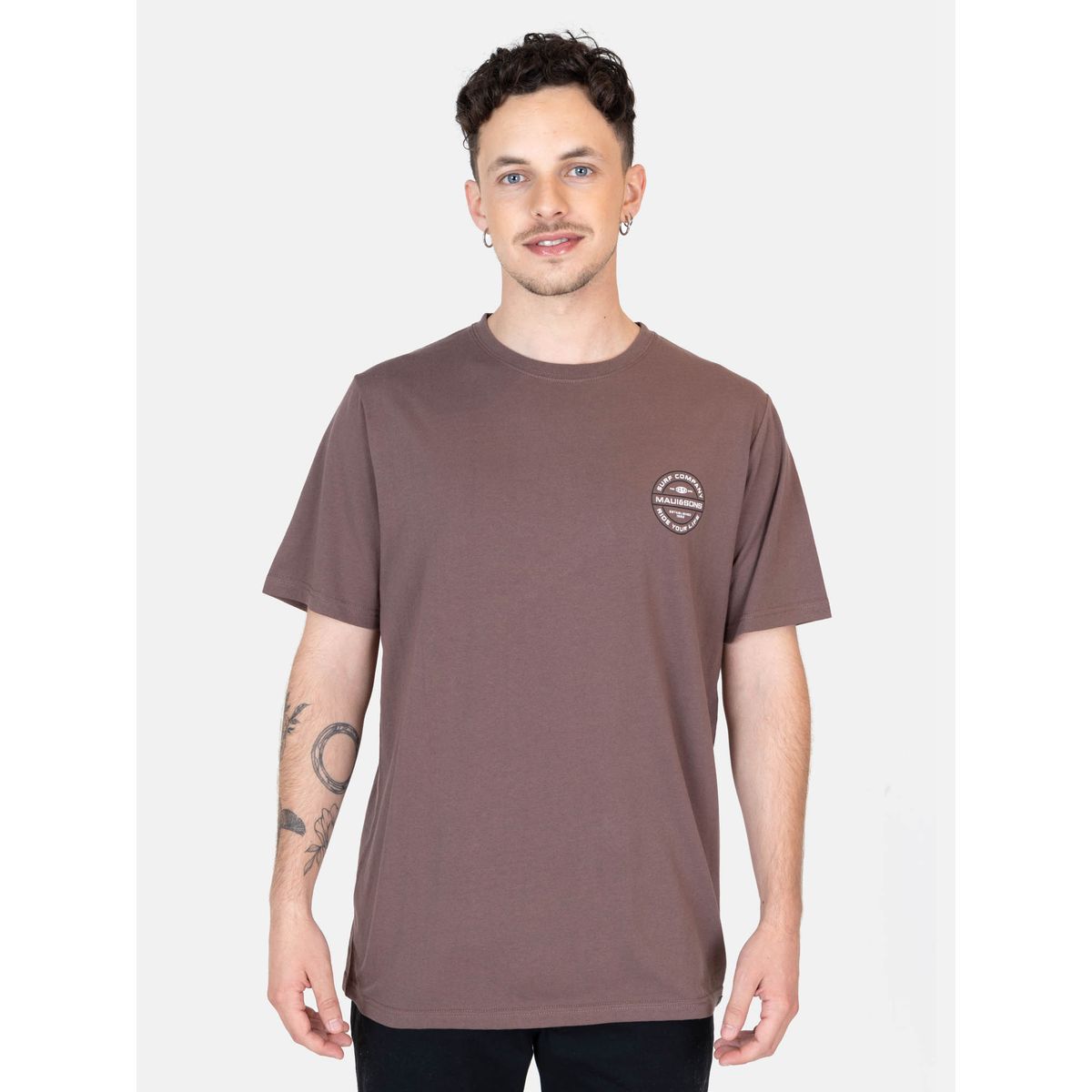 MAUI AND SONS - Polera MC Mana Café Hombre Maui And Sons - Café