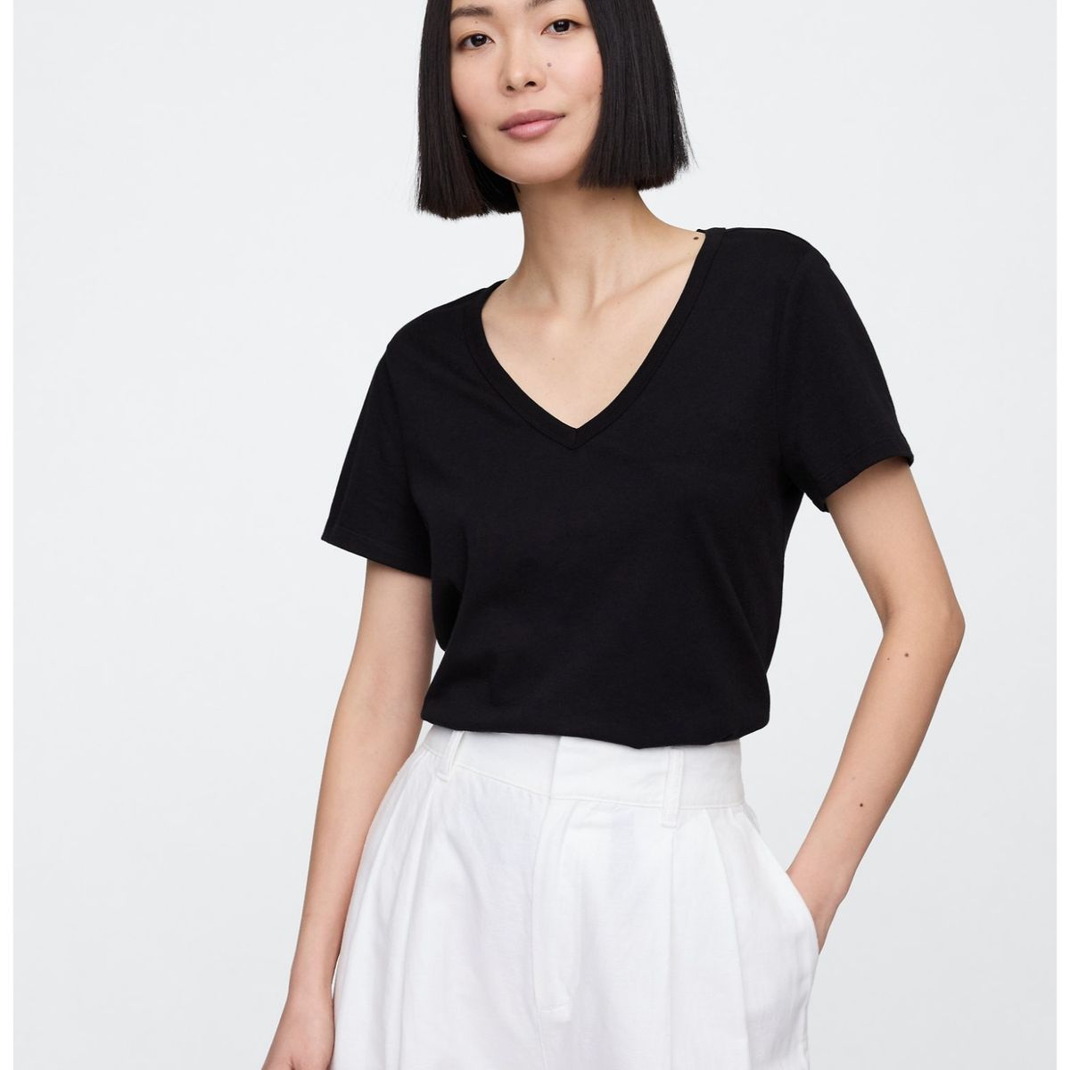 GAP - Polera Mujer Cuello V Manga Corta Negro GAP