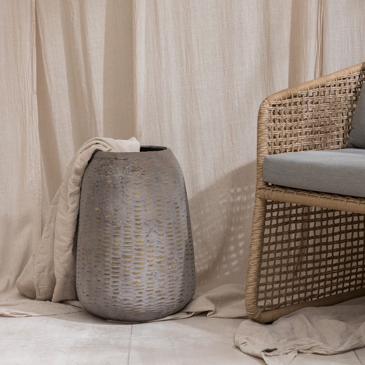 AMOBLE - Macetero Huaquen Gris L Amoblé