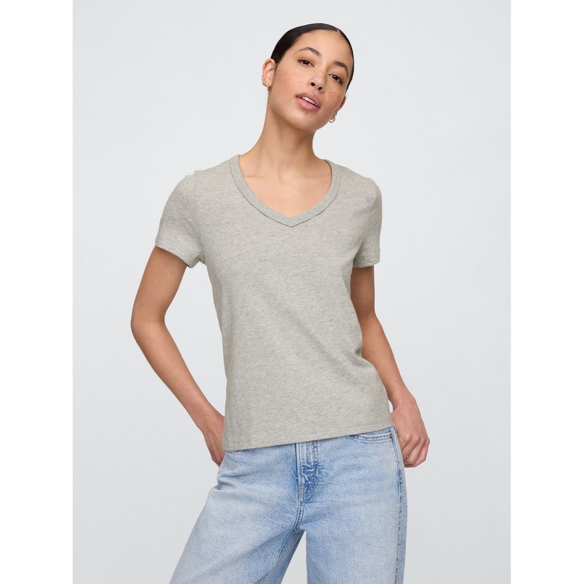 GAP - Polera Mujer Cuello V Manga Corta Gris GAP