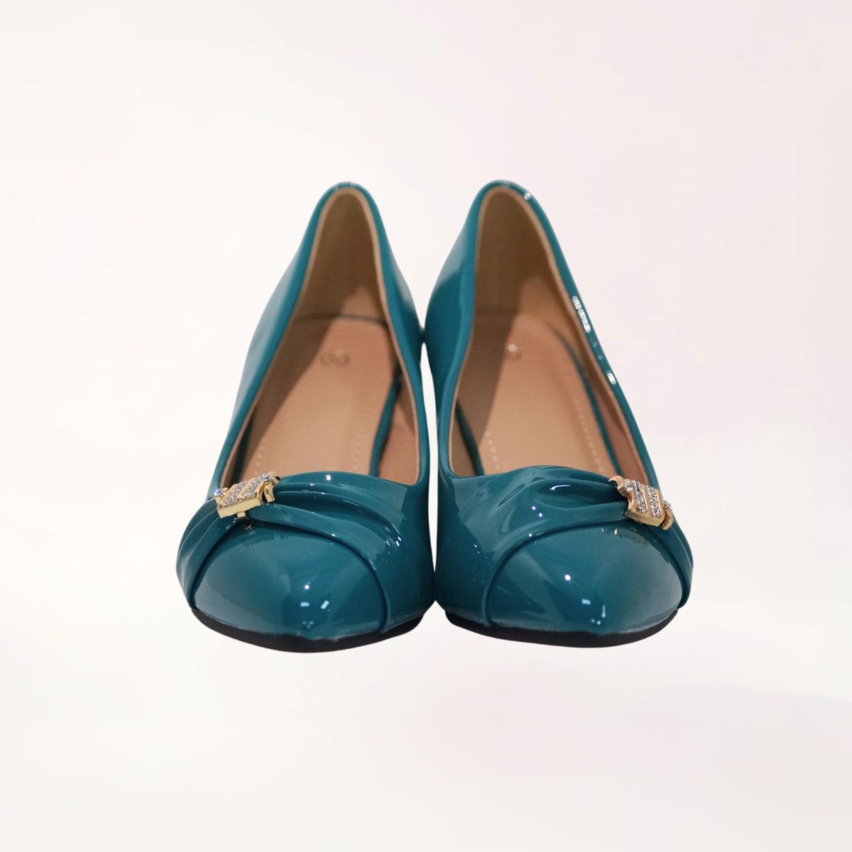 PEQUI - ZAPATO DE CHAROL TACO MEDIO TURQUESA