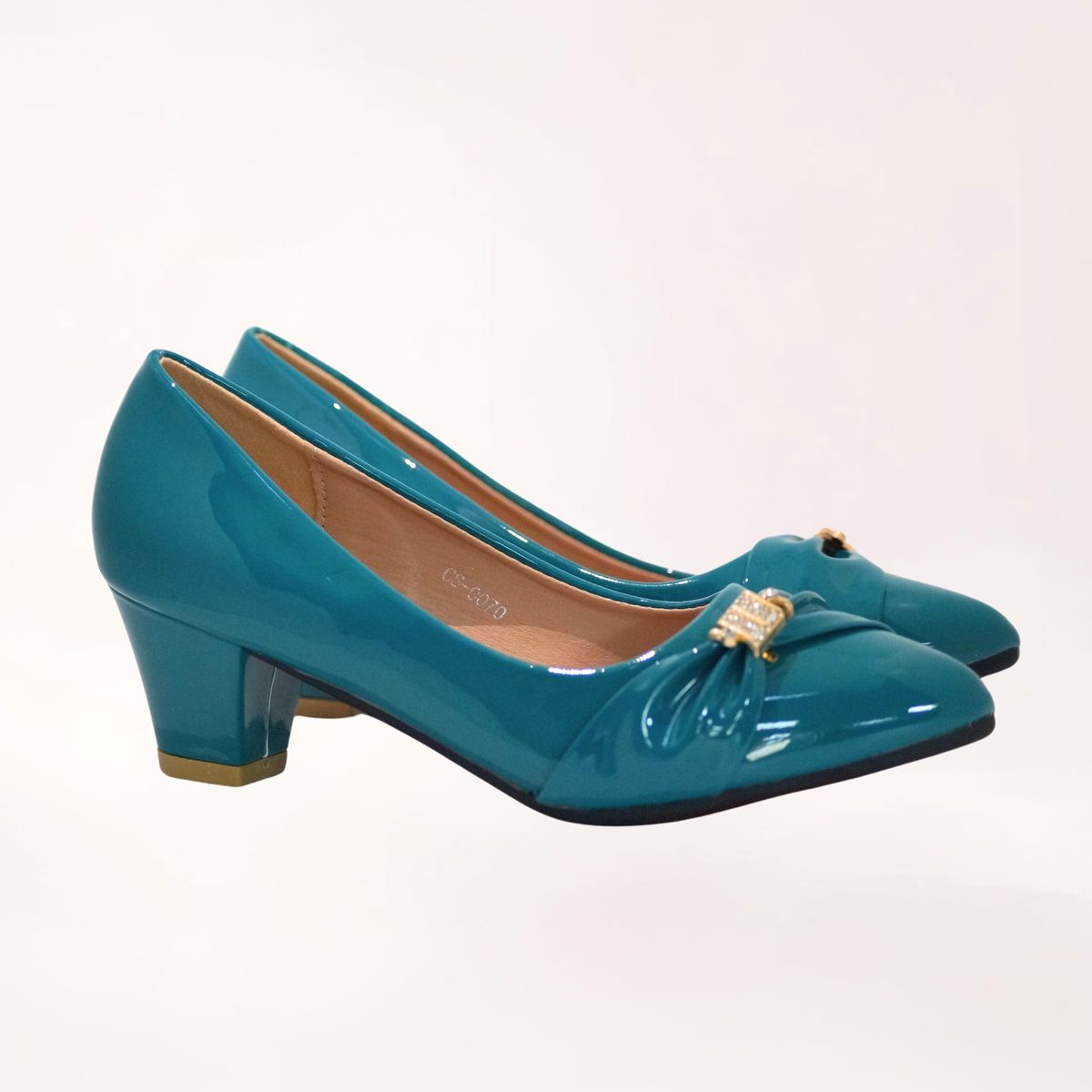 PEQUI - ZAPATO DE CHAROL TACO MEDIO TURQUESA