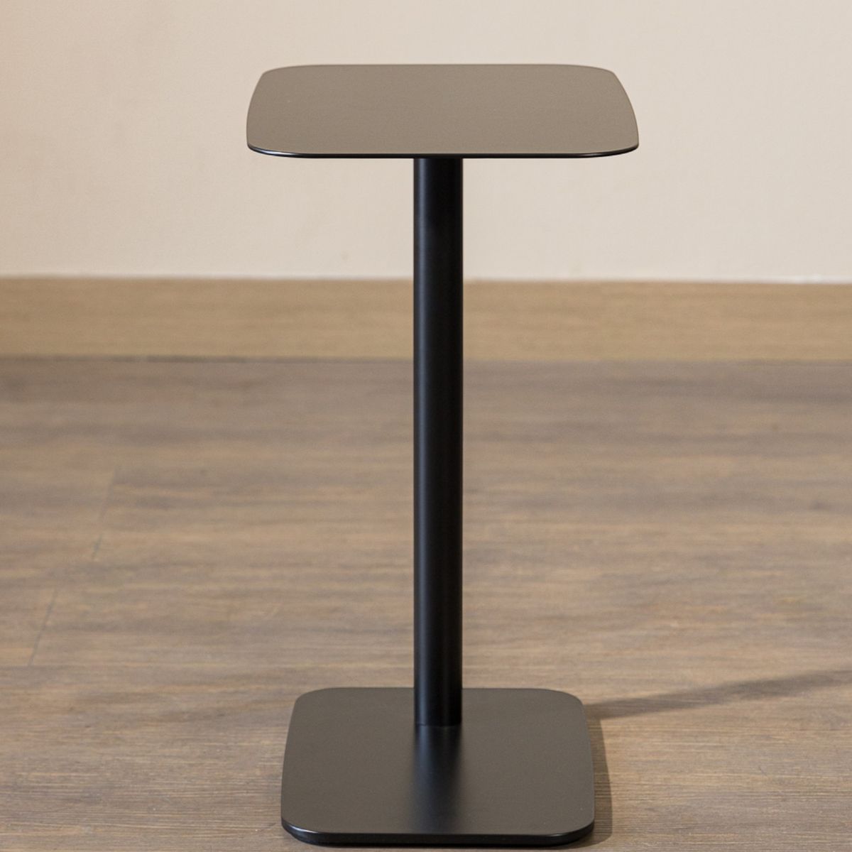 AMOBLE - Mesa Tepa Negra Amoblé.