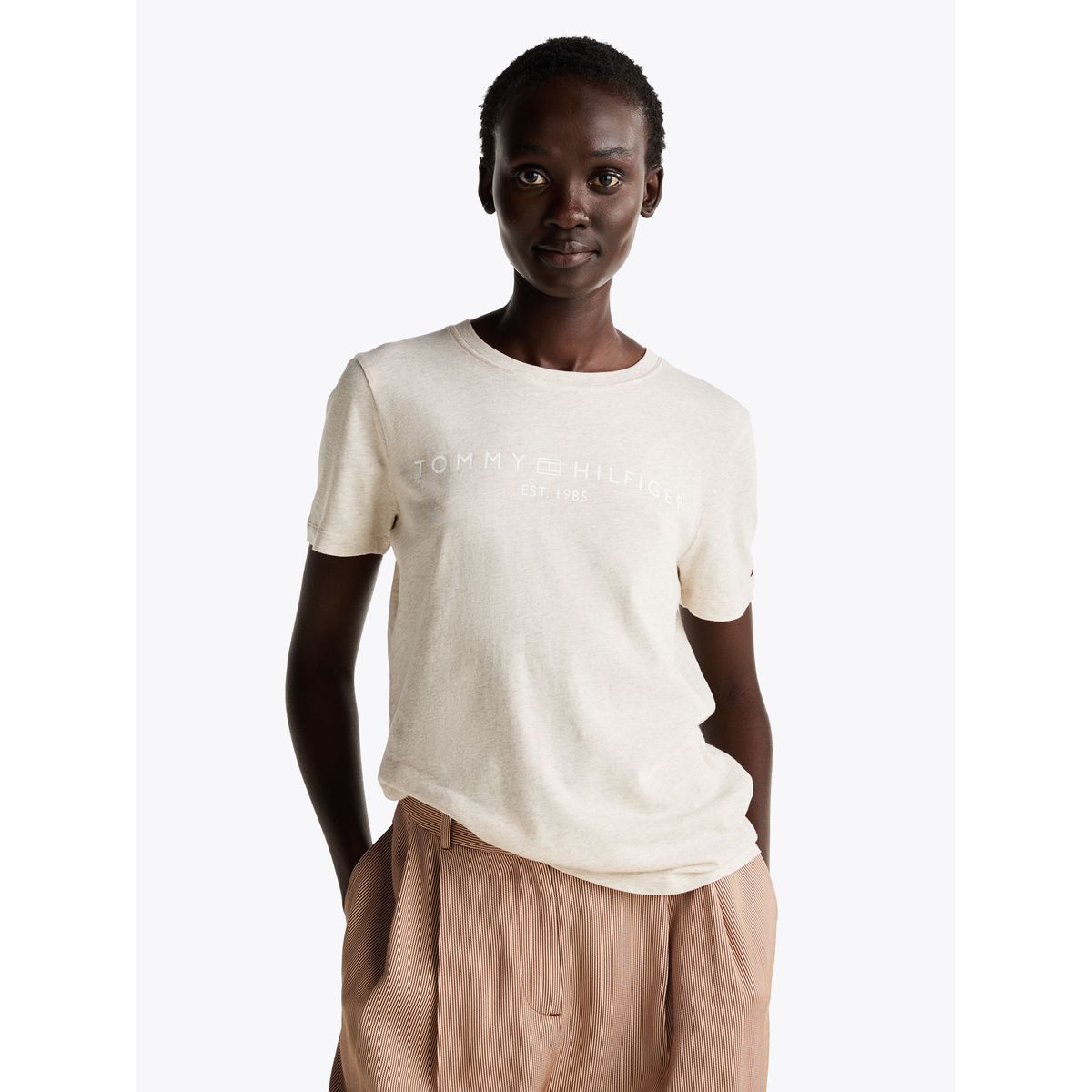 TOMMY HILFIGER - Polera Signature Con Logo Beige Tommy Hilfiger