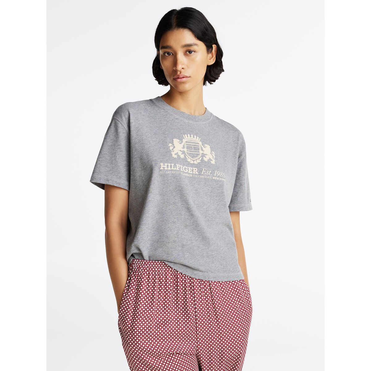 TOMMY HILFIGER - Polera Neat Varsity Relaxed Fit Gris Tommy Hilfiger