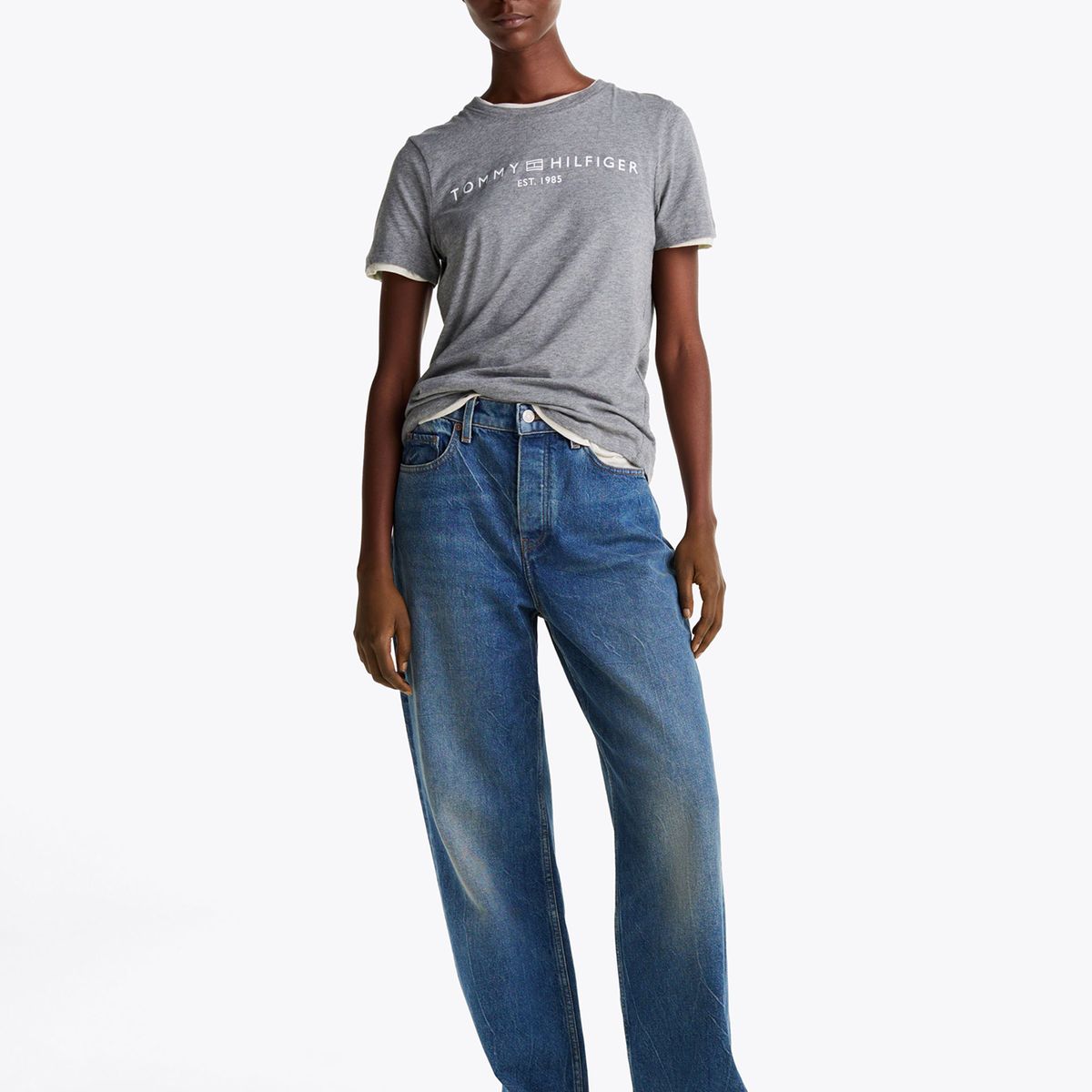 TOMMY HILFIGER - Polera Signature Con Logo Gris Tommy Hilfiger