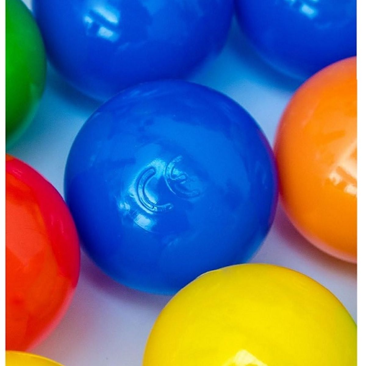 GENERICO - SET DE 100 PELOTAS PLASTICAS 5.5 CM