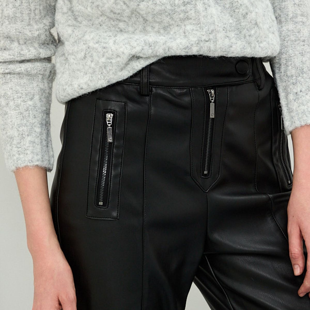 IO - Pantalon Negro Mujer Io