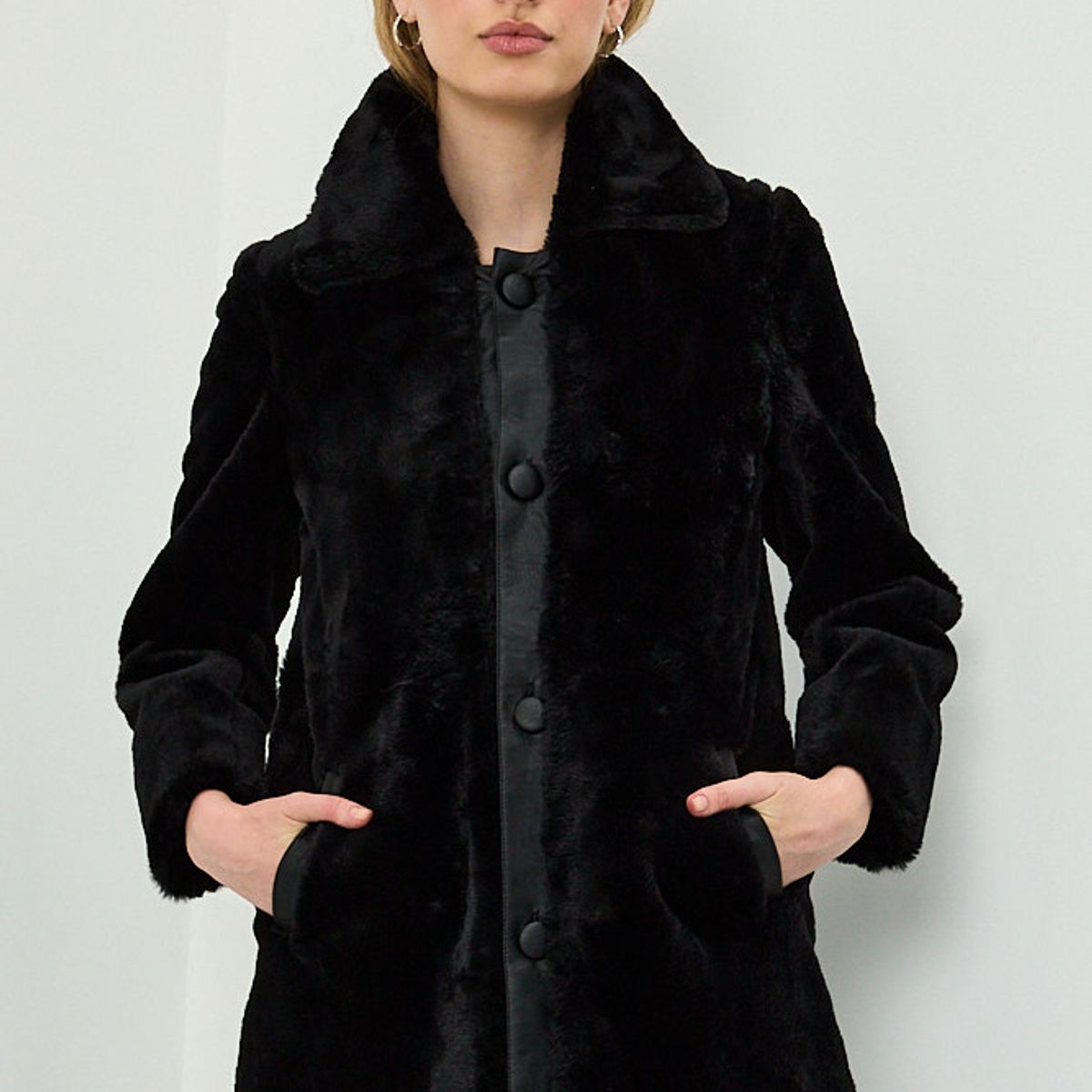IO - Chaqueton Negro Mujer Io