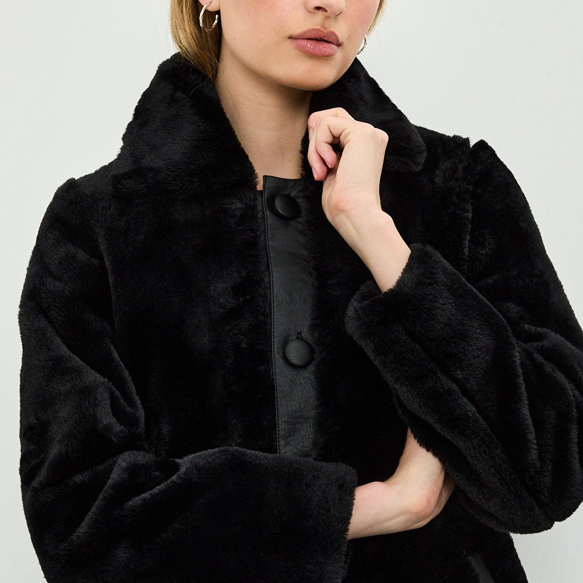 IO - Chaqueton Negro Mujer Io