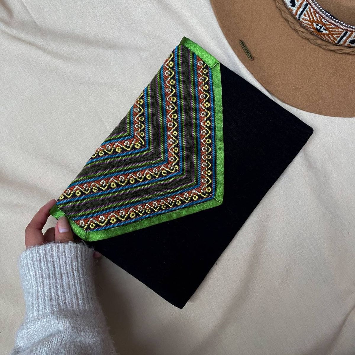 KILLAFIBERS - Cartera Andina Urma andina