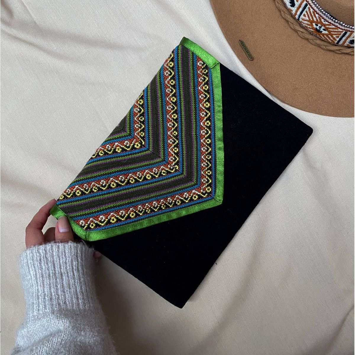 KILLAFIBERS - Cartera Andina Urma andina