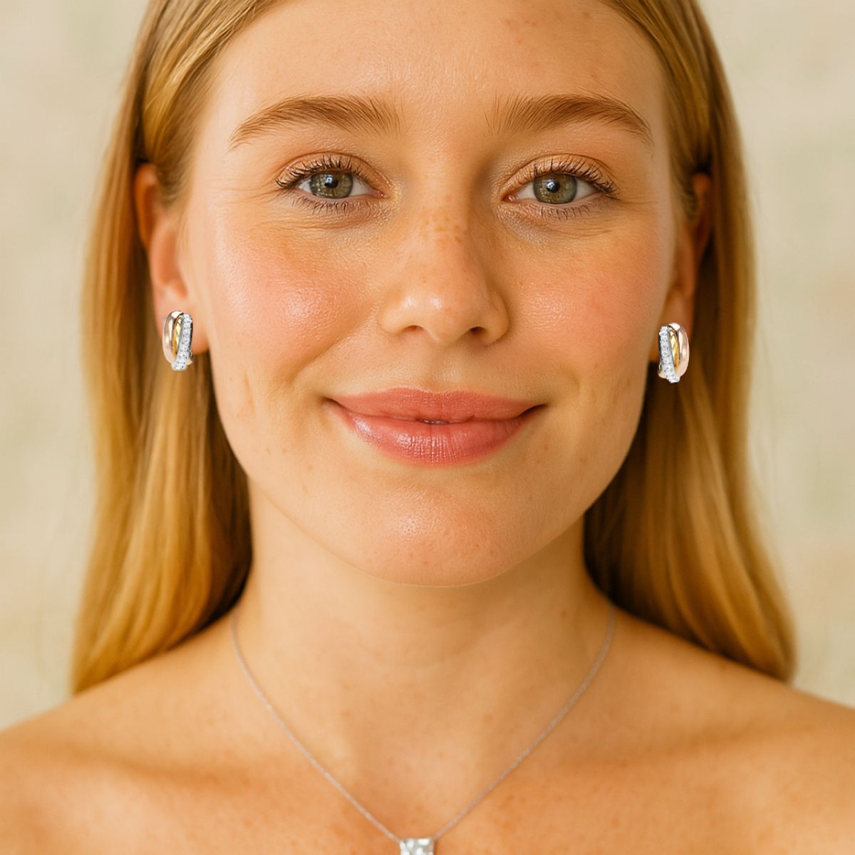 BLOOM CRYSTAL - Argollas Trinity Brillo Tricolor  Elegancia que Empodera