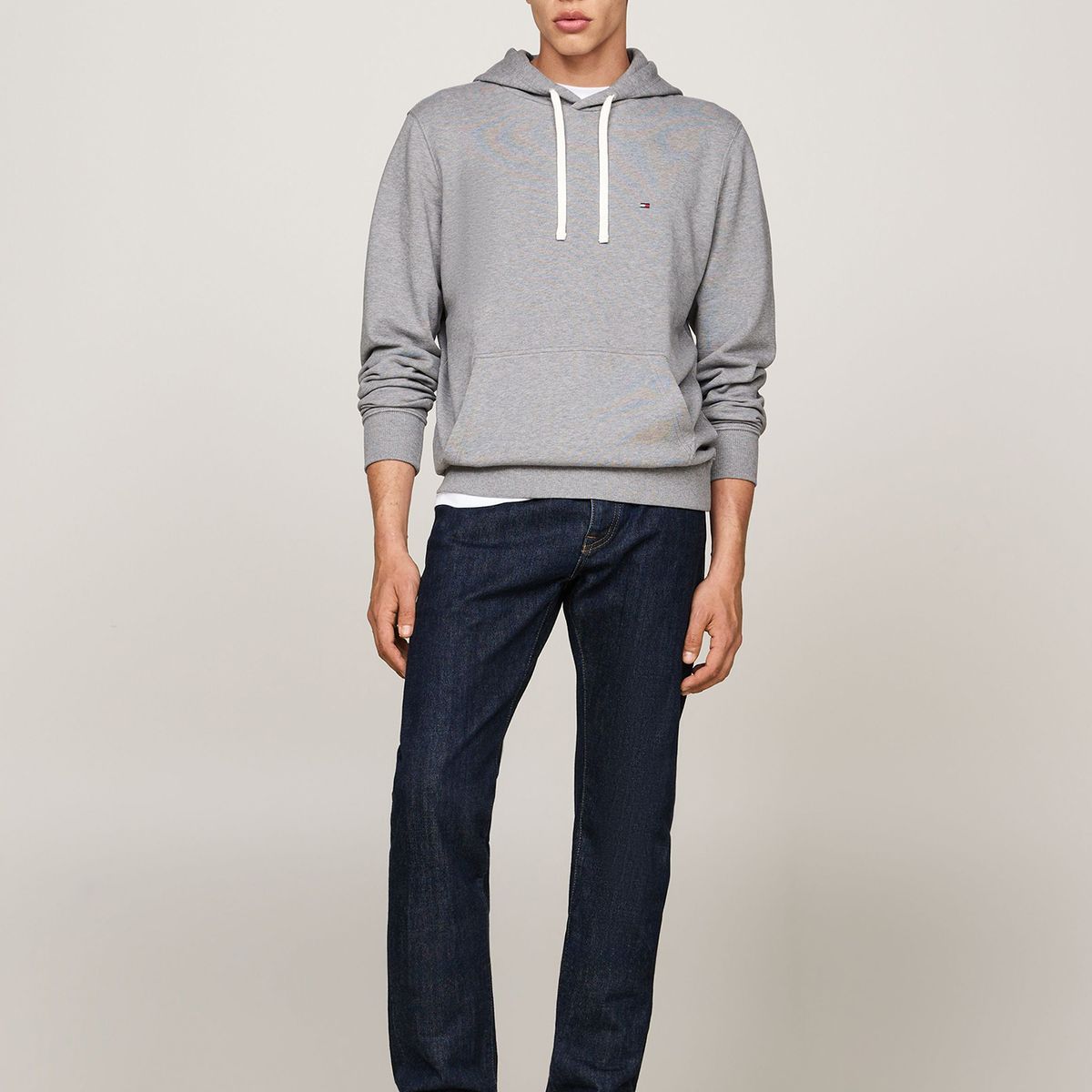 TOMMY HILFIGER - Polerón Hoodie Con Logo Bordado Gris Tommy Hilfiger