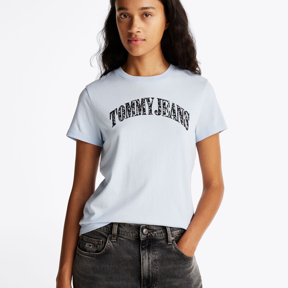 TOMMY HILFIGER - Polera Con Logo De Flores Celeste Tommy Jeans