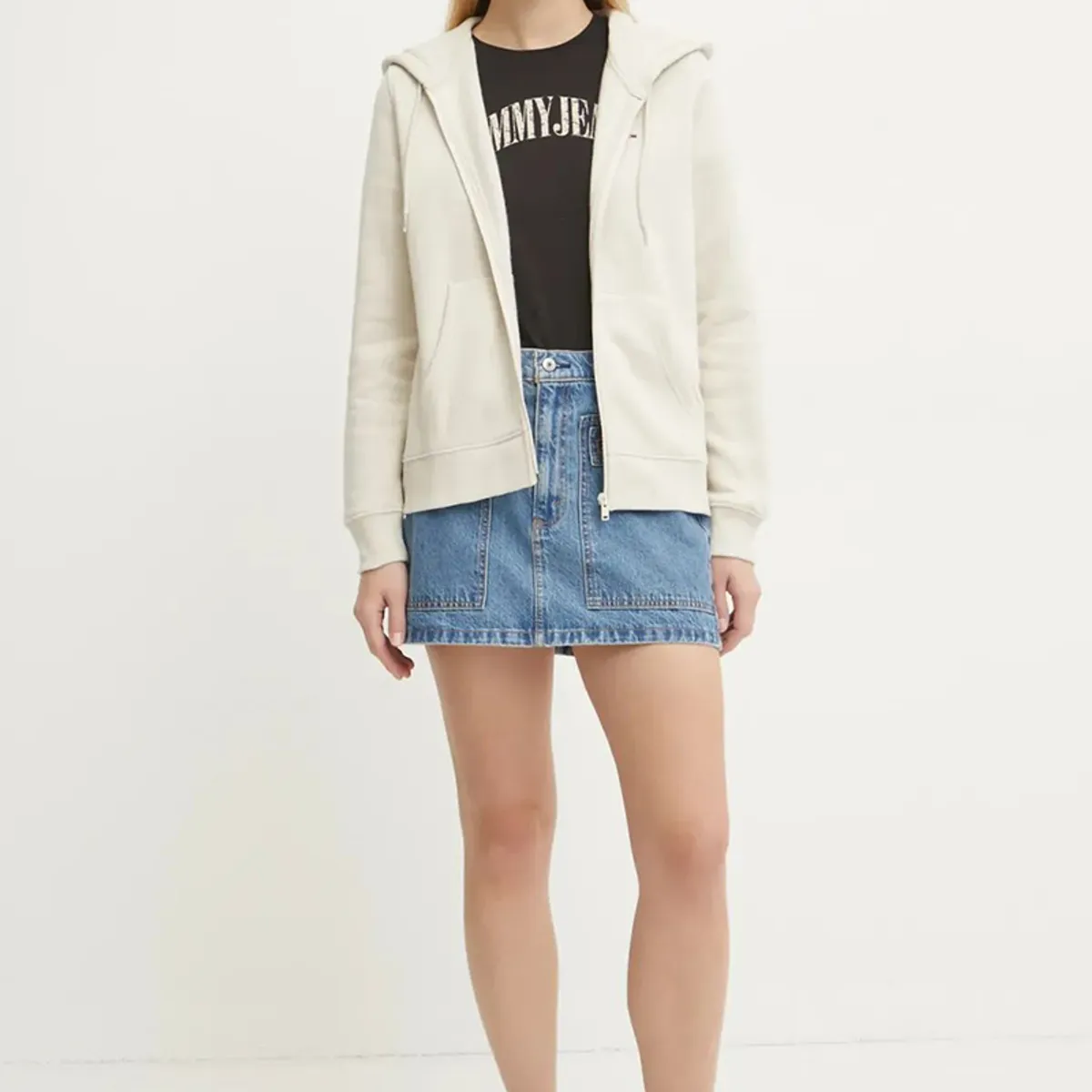 TOMMY HILFIGER - Polera Con Logo De Flores Negro Tommy Jeans