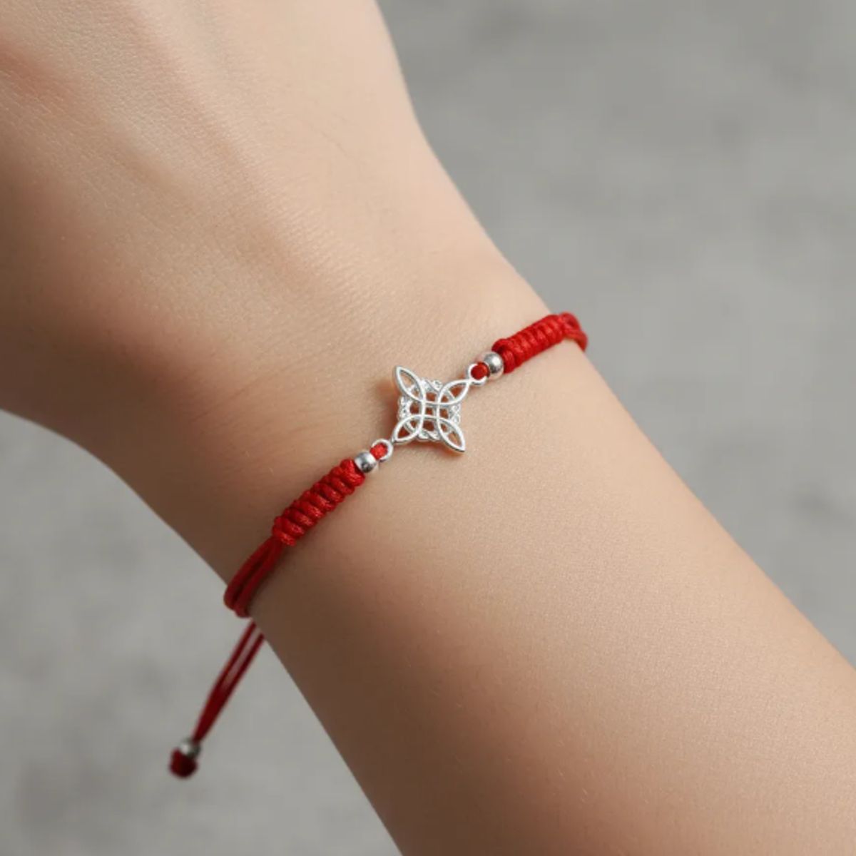 GENERICO - Pulsera Hilo Rojo Nudo De Brujas Plata Protección Mujer