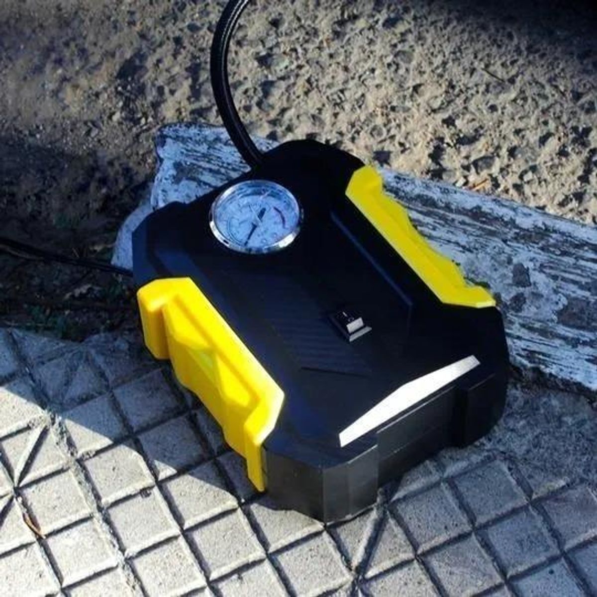 GENERICO - Compresor de Aire Inflador Portátil 12V con Linterna LED