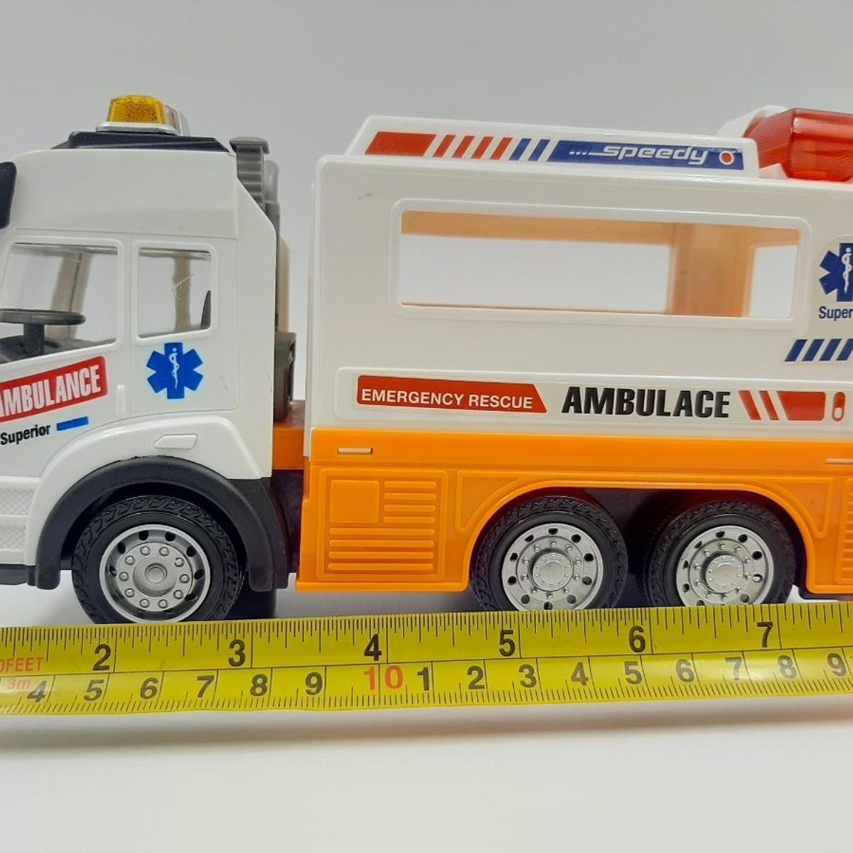 GENERICO - Camión Ambulancia Interactivo con Luz y Sonido - 20 cm