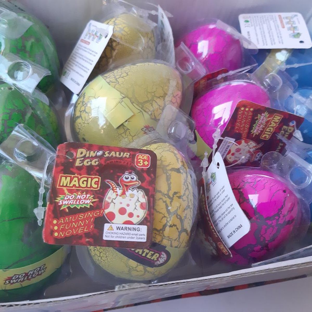 GENERICO - Huevos Sorpresa con Dinosaurios - Pack de 12 Unidades