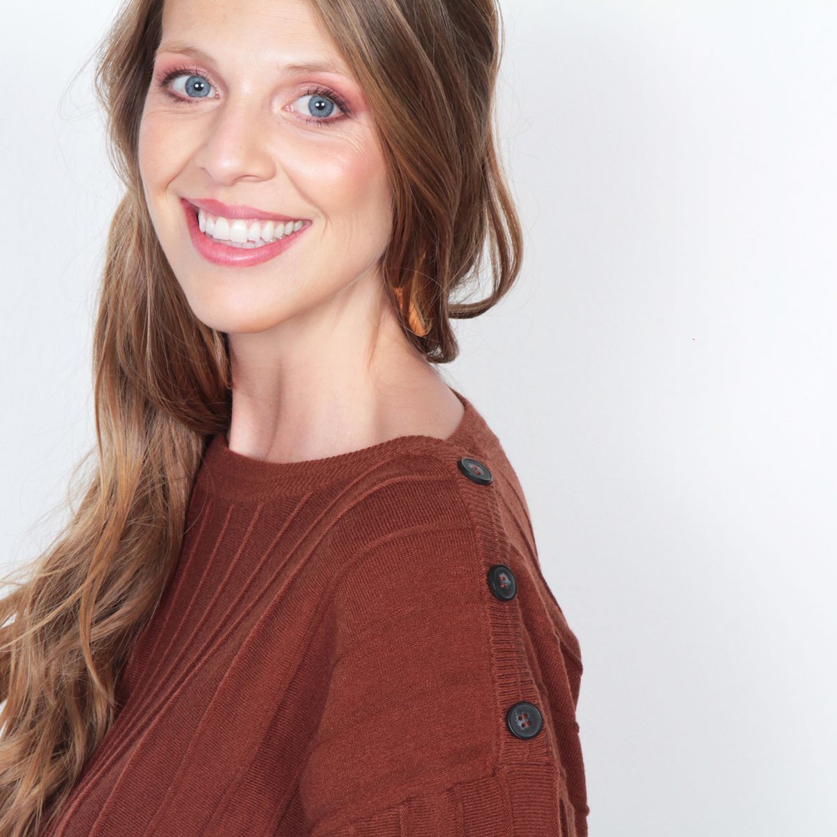 WADOS - SWEATER MANGA LARGA SOLIDO ESCOTE REDONDO