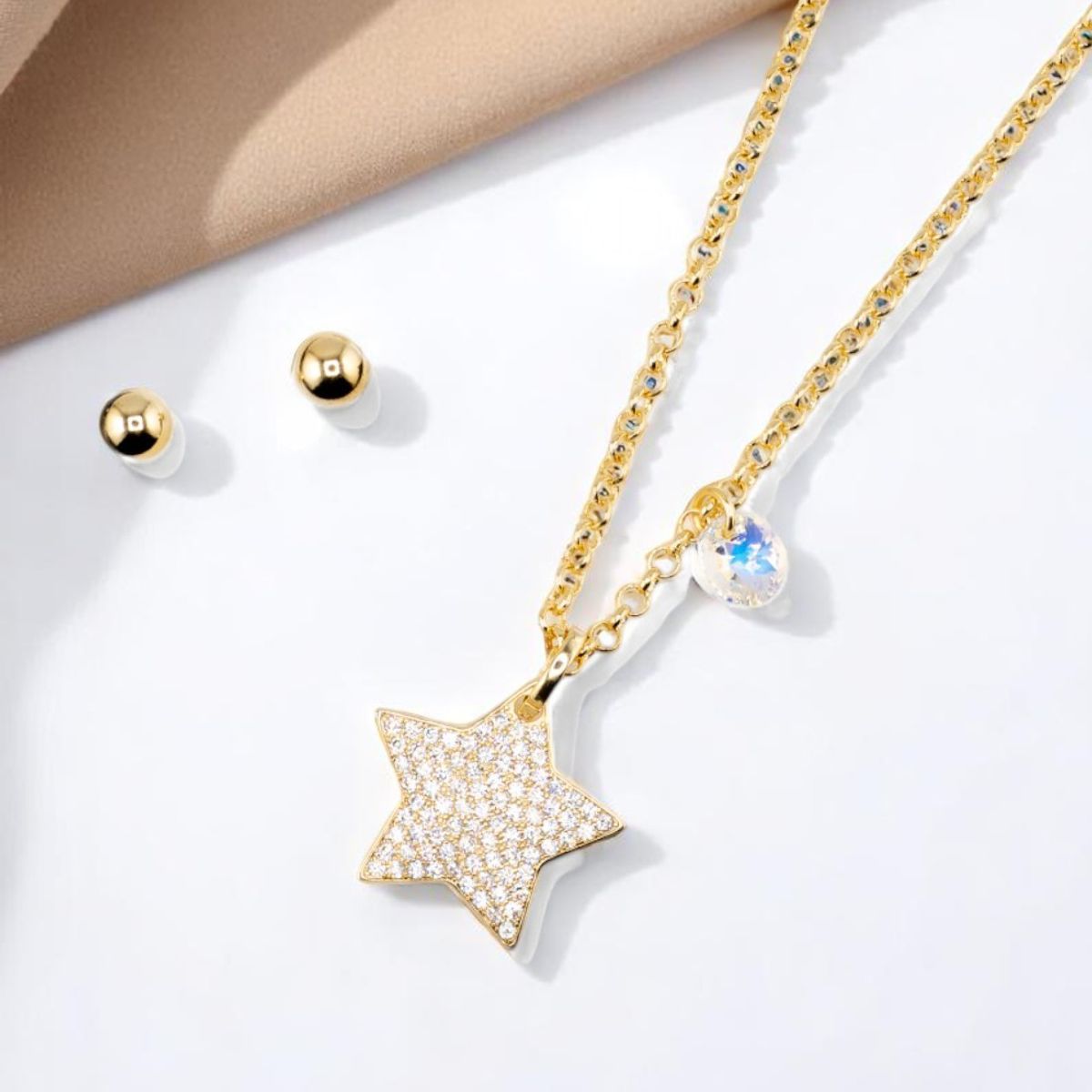 JOYAS MONTERO - Conjunto Zoe Gold 24k Microcircones creado cristales de Swarovski®