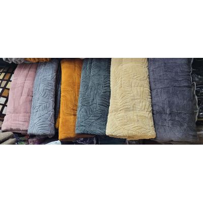 Imagen 2 del producto Cobertor Chiporro con Relieve 2 Plazas - Gris Claro Hojas A17