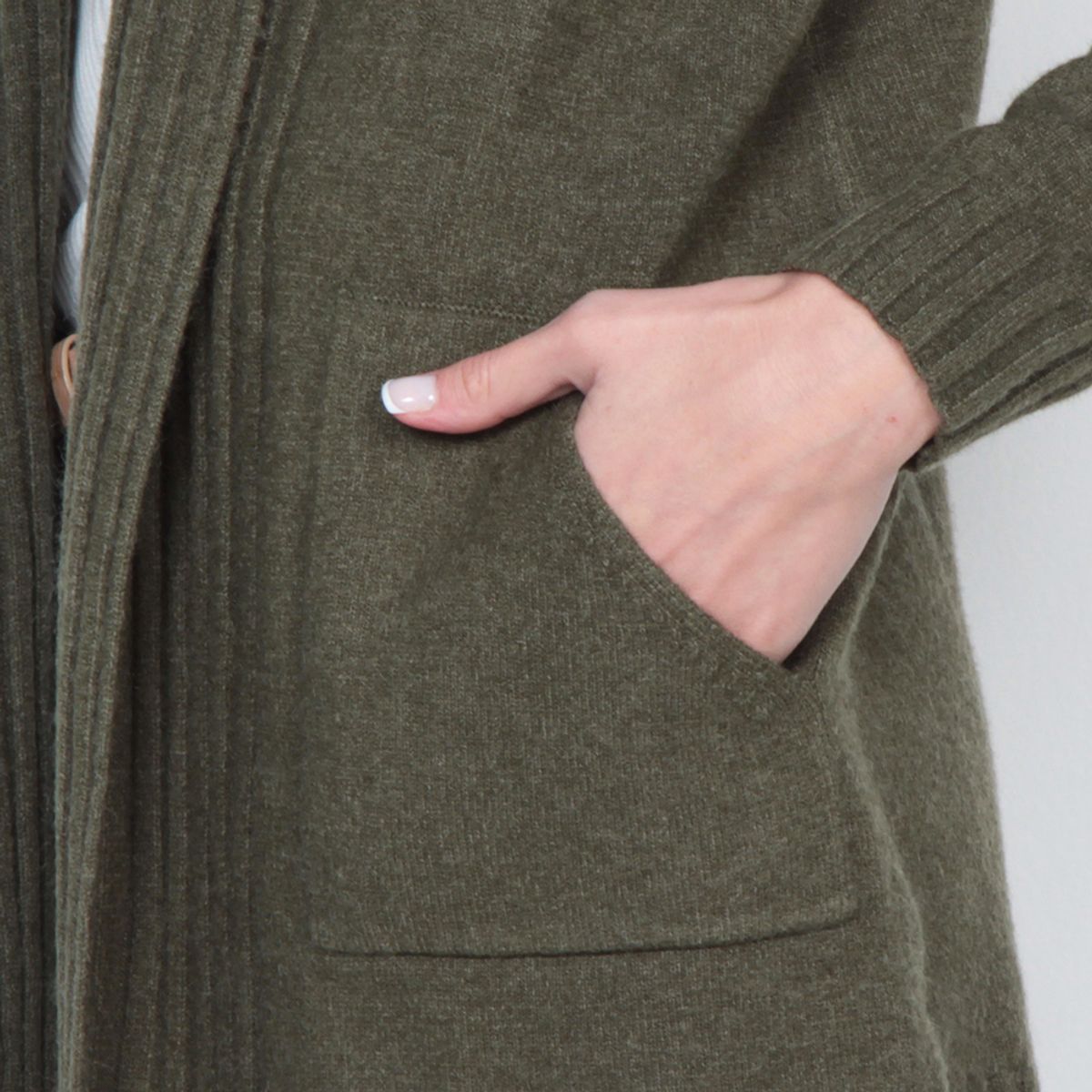 WADOS - CHALECO MANGA LARGA  CON CAPUCHA Y BOLSILLOS