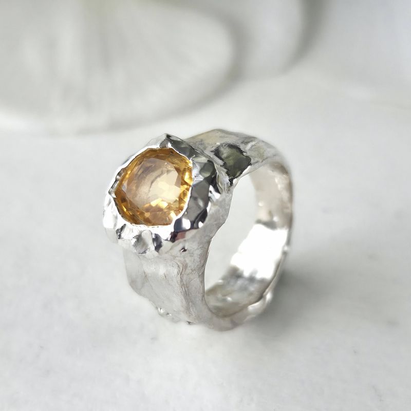 GENERICO - TALLA 15 Anillo de plata estilo rústico con citrino natural