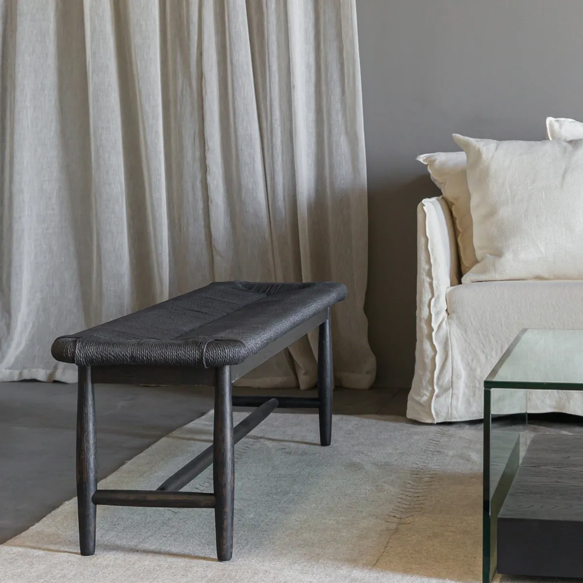 FORASTERO - Banqueta Amoblé Negra Forastero