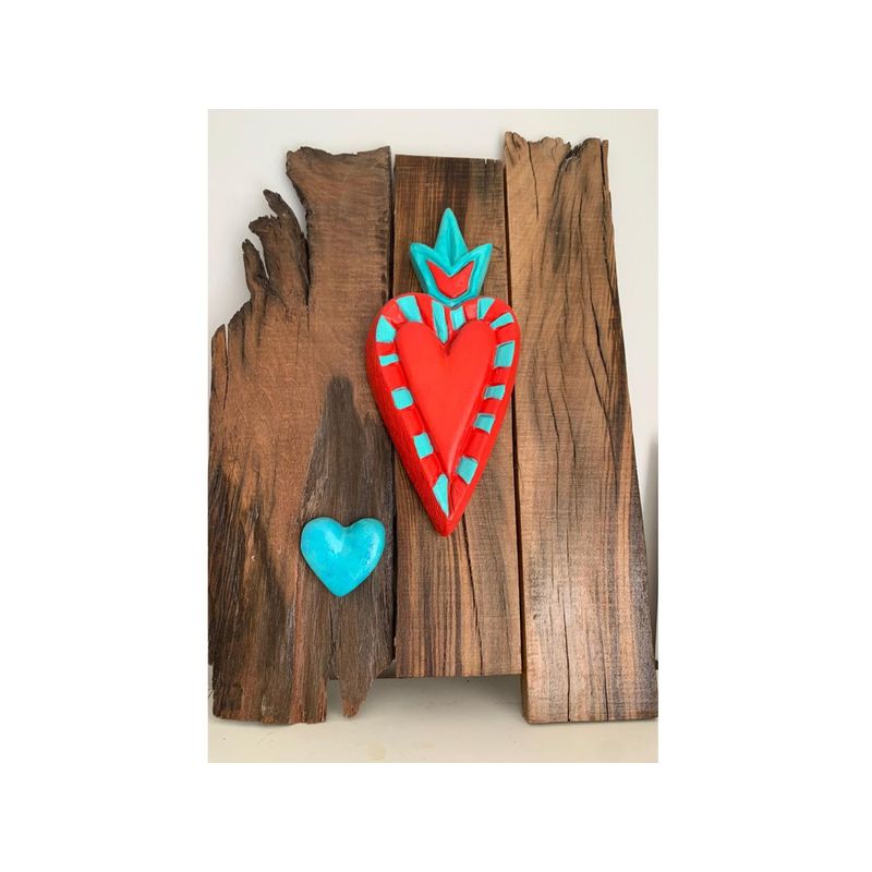 GENERICO - CUADRO DE CORAZONES RUSTICOS SOBRE MADERA