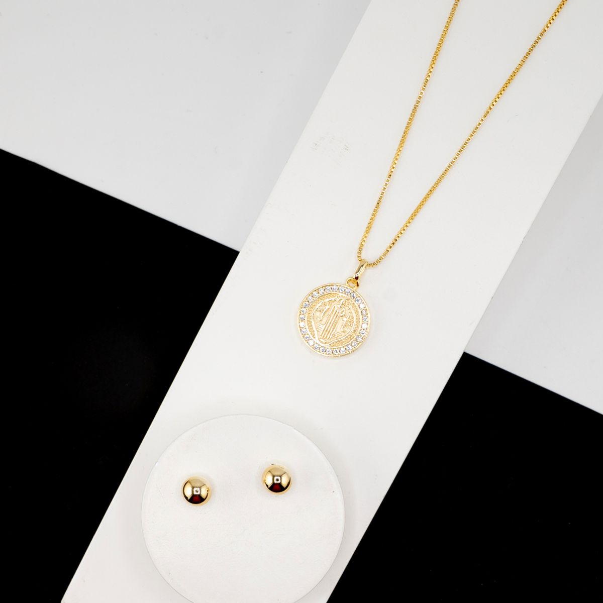 JOYAS MONTERO - Conjunto San Benito Gold Con Micro Circones